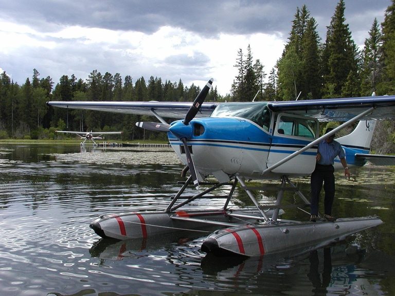 discover lake aircraft, renowned for their innovative amphibious planes designed for versatile water and land operations. explore models, features, and performance details.
